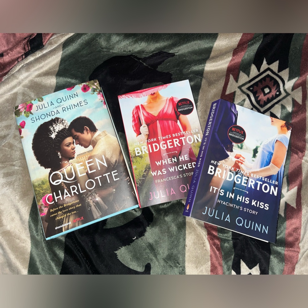 Bridgerton/Julia Quinn Novels. Bundle of 3 books.